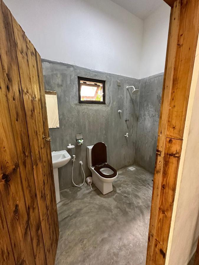 Chill Vibes Hiriketiya Pansiyon Dikwella Dış mekan fotoğraf